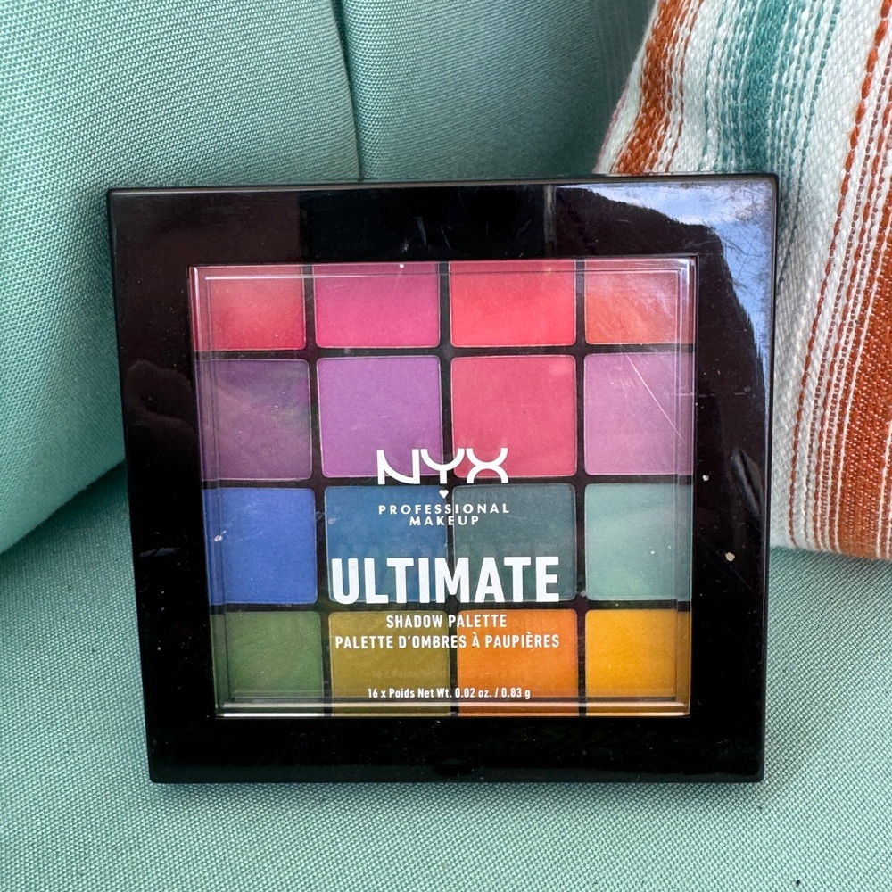 NYX USP04 Brights Shadow Palette